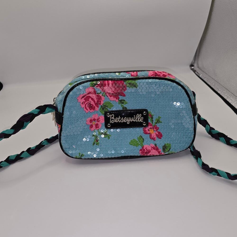 VTG Betseyville by Betsey Johnson Blue Sequin Garden Rose Floral shoulder bag.